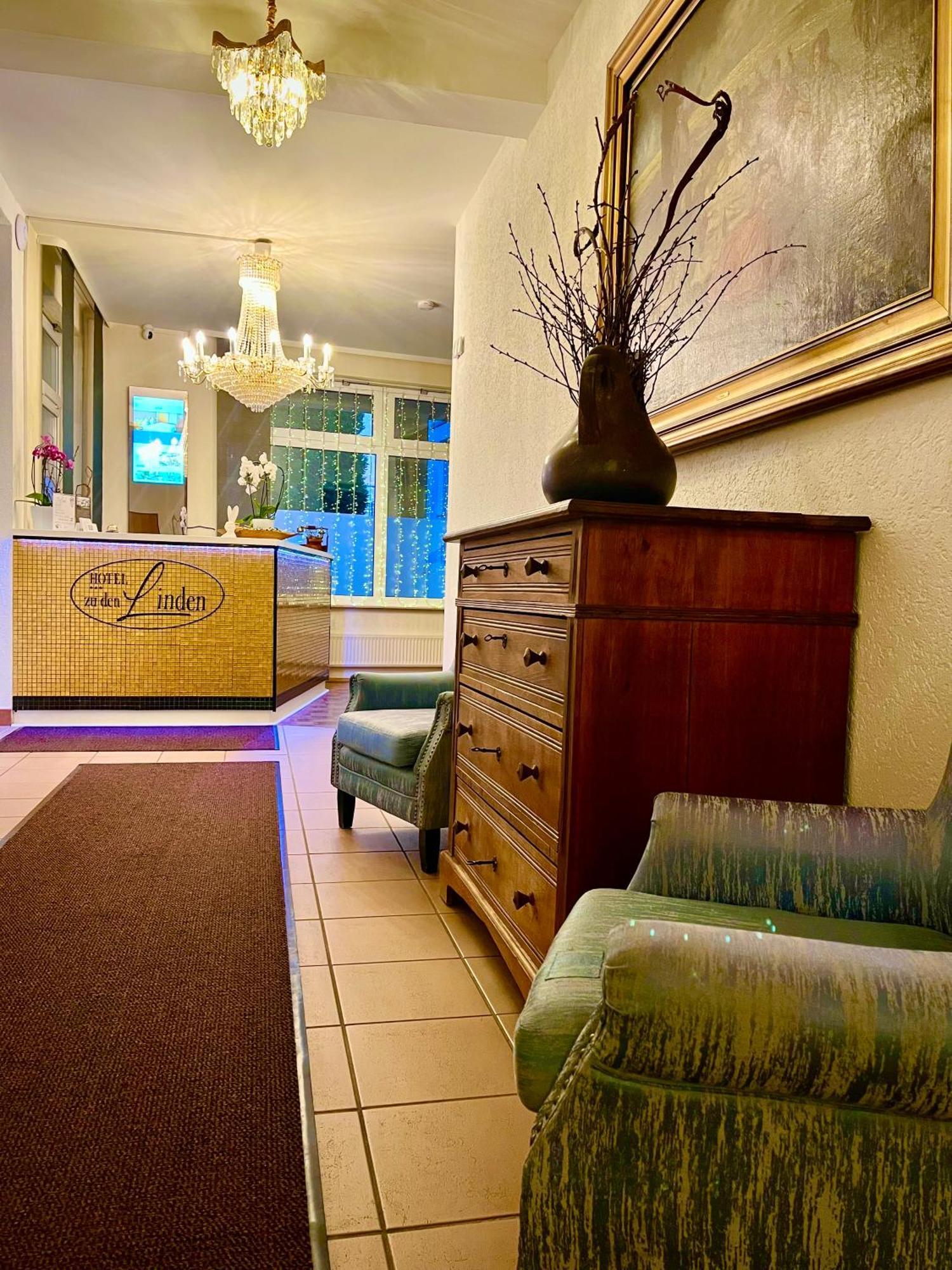 Hotel Zu Den Linden ヴァッハトベルク エクステリア 写真