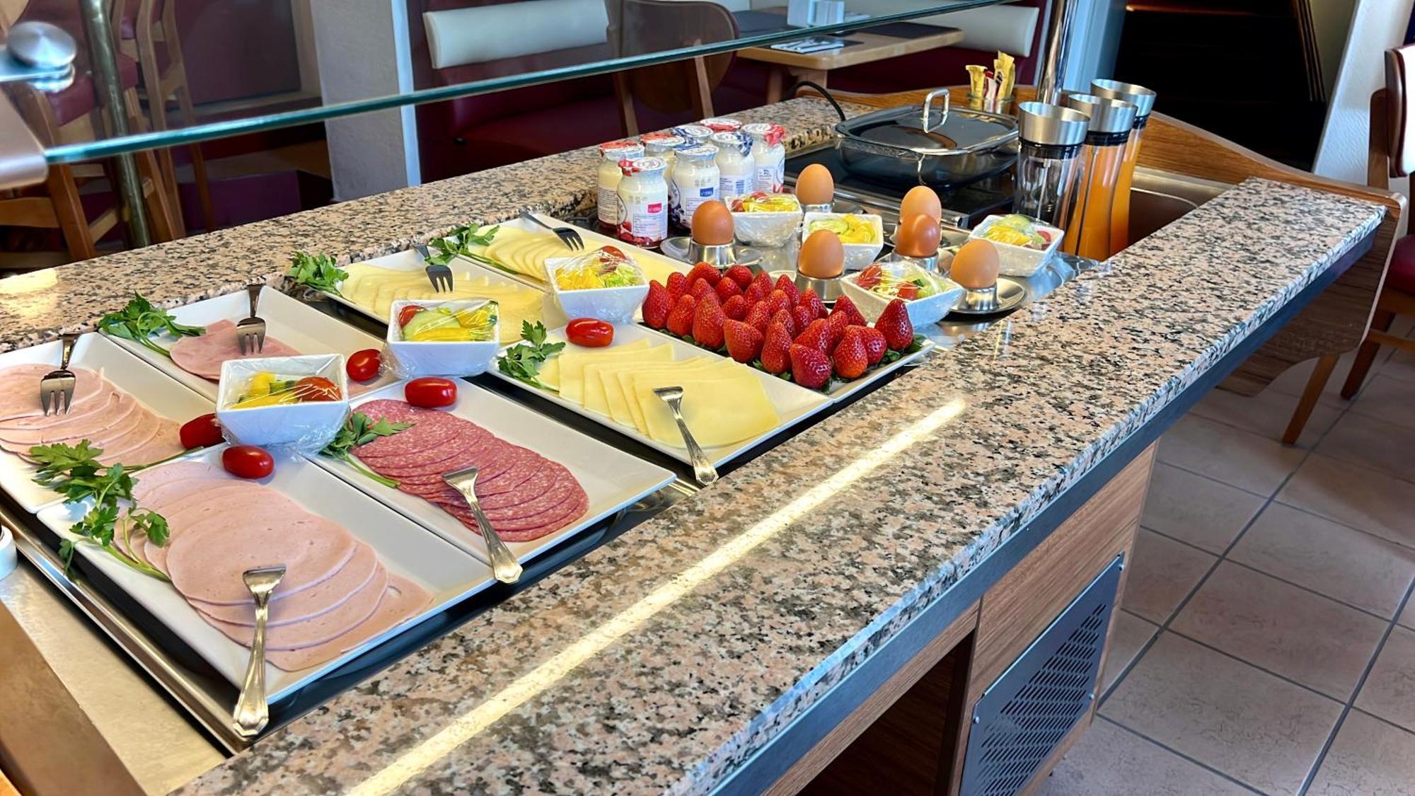 Hotel Zu Den Linden ヴァッハトベルク エクステリア 写真